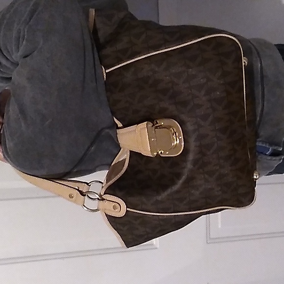 EASTER SALE! Authentic Michael Kors Jet Set Two Way  Shoulder bag Gently Used - Picture 12 of 16